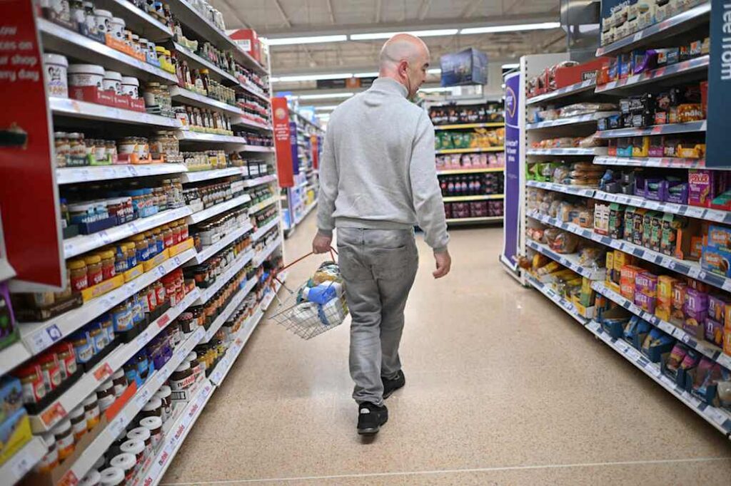 UK Cost of Living Up: Inflation Reaches 3.5% in April
