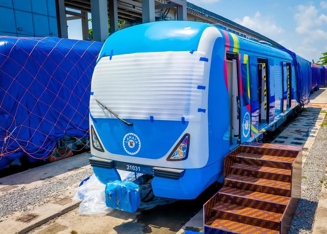 Lagos State Governor Babajide Sanwo-Olu on Sunday, June 8, 2025, officially commissioned three new train sets for the Lagos Rail Mass Transit (LRMT)