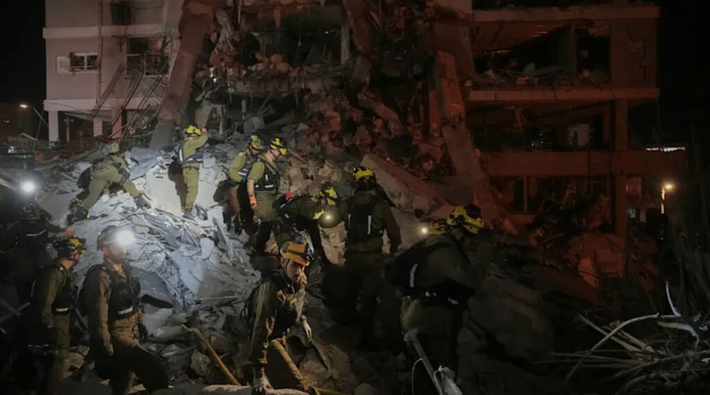 Iran launches new missile barrage as Israeli airstrikes continue