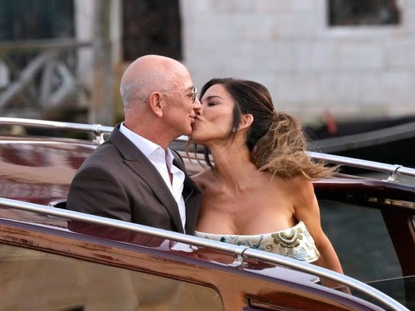 Billionaire Jeff Bezos Weds Lauren Sanchez in Venice