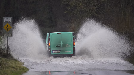 Thunderstorms Strike London Under Amber Weather Warning